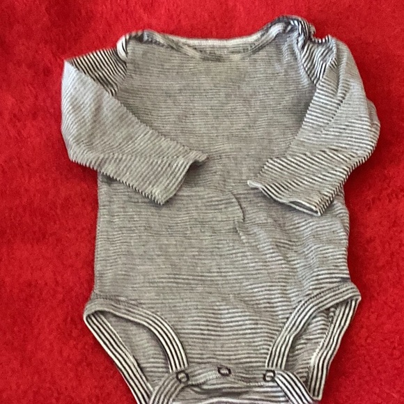 12 MONTH BABY CLOTHES LOT❤️EUC - Picture 2 of 15